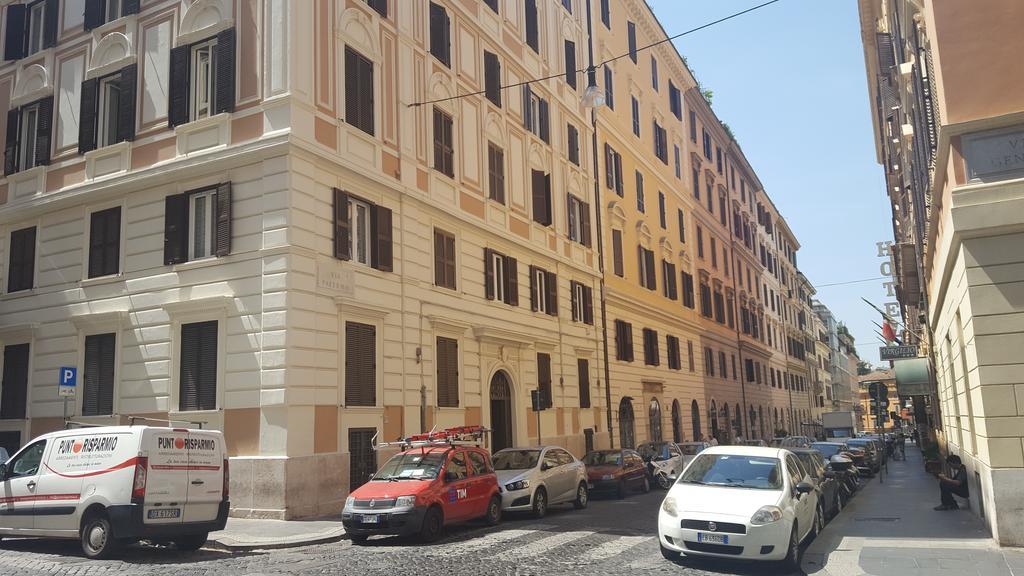 Una Finestra Su Monti Рим Екстериор снимка