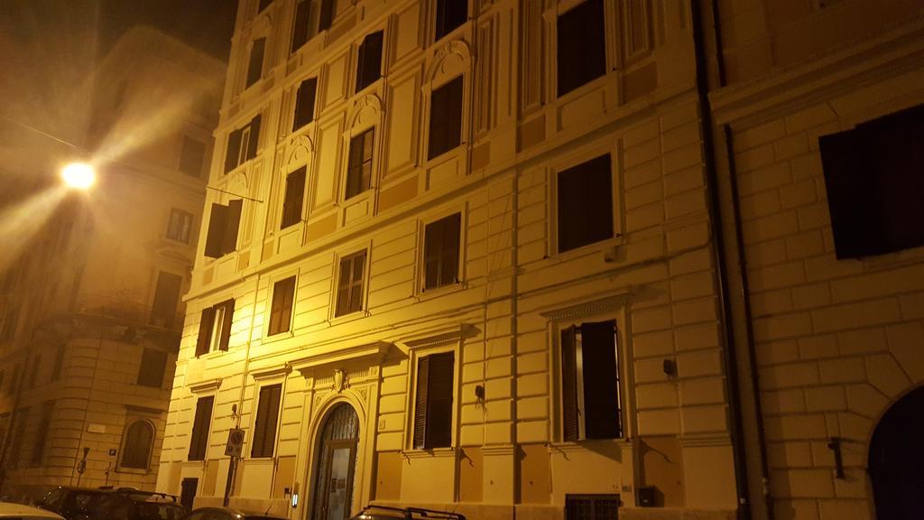 Una Finestra Su Monti Рим Екстериор снимка